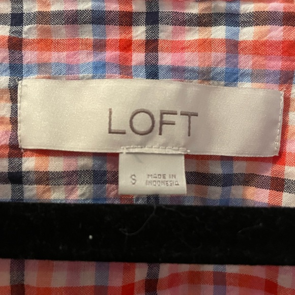 Like new LOFT summer blouse - Picture 2 of 3